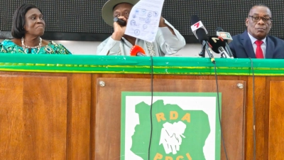 nouvel-organe-electoral-lopposition-appelle-le-gouvernement-a-ouvrir-un-dialogue-national