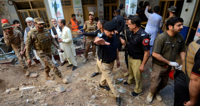 pakistan-au-moins-27-enfants-et-un-enseignant-tues-dans-leffondrement-du-toit-de-leur-ecole