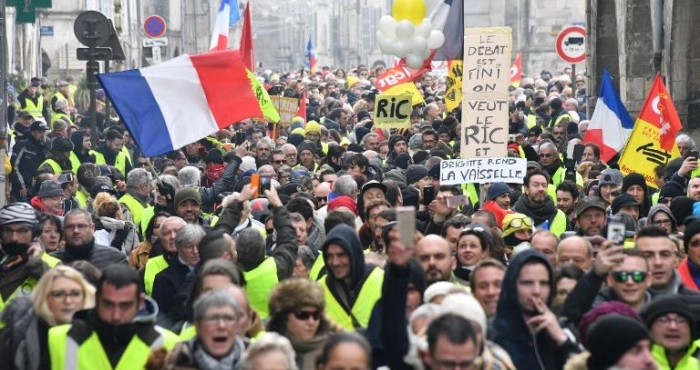 hausse-du-prix-du-carburant-et-baisse-du-pouvoir-dachat-jusqua-100-000-manifestants-attendus-en-france-ce-samedi