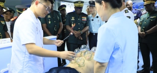 le-navire-hopital-chinois-environ-2-000-consultations-realisees-en-trois-jours-a-abidjan
