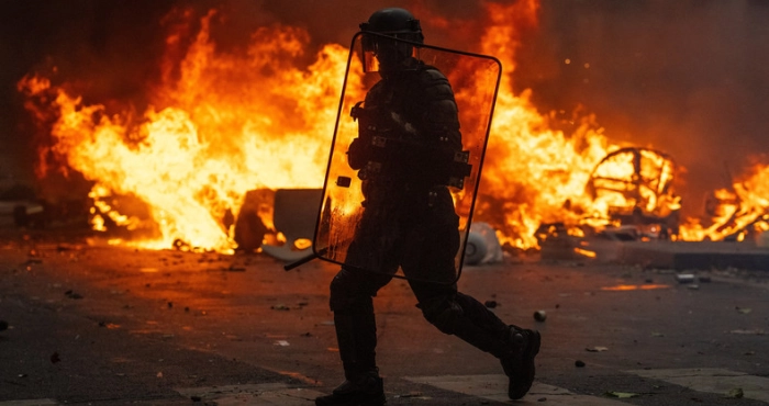 france-mobilisation-du-17-octobre-lyon-marseille-paris-une-nuit-de-chaos