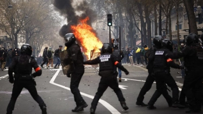 violences-en-france-lambassade-de-cote-divoire-reste-hors-de-danger