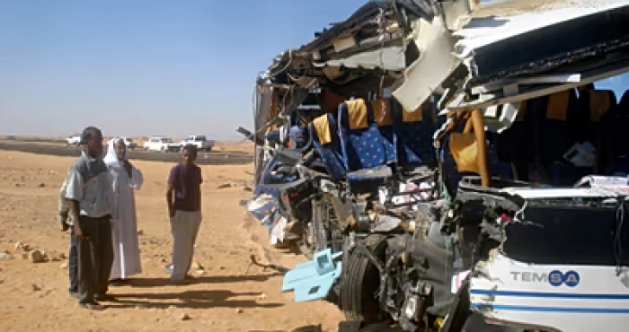 egypte-une-collision-entre-un-bus-touristique-et-un-poids-lourd-fait-13-morts-et-34-blesses