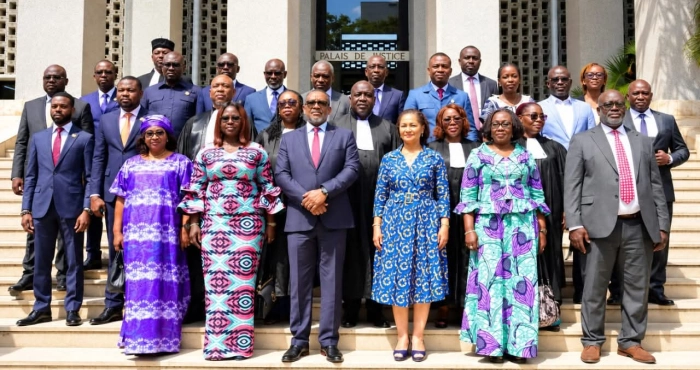 caidp-six-nouveaux-commissaires-pretent-serment-pour-un-mandat-de-six-ans