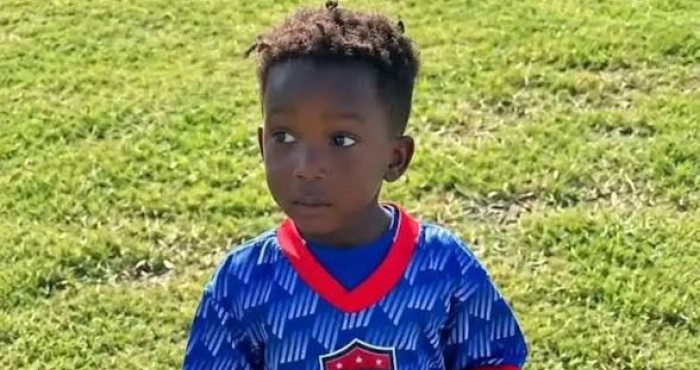 lhistoire-de-lenfant-exclu-du-terrain-de-foot-parce-que-trop-fort-continue-de-faire-parler