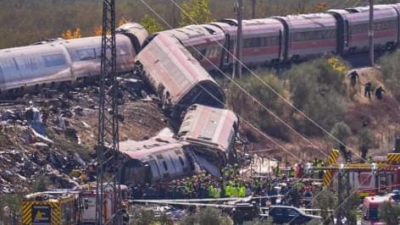 espagne-au-moins-64-morts-dans-une-collision-entre-deux-trains
