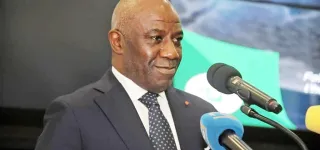 telecommunications-internet-roger-adom-assure-les-couts-vont-baisser