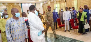 le-coup-detat-au-burkina-faso-priorite-du-sommet-de-la-cedeao-a-accra