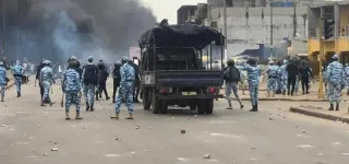 abobo-violents-affrontements-entre-les-forces-de-lordre-et-les-ferrailleurs
