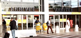 covid19-19-le-gouvernement-allege-le-controle-sanitaire-a-laeroport-international-dabidjan