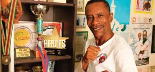 portrait-de-la-galere-a-la-gloire-lancien-bagarreur-de-rue-devenu-un-crac-du-taekwondo