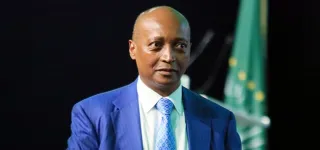 can-2023-patrice-motsepe-en-visite-a-abidjan