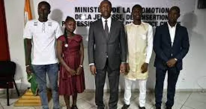 promotion-de-la-jeunesse-mamadou-toure-lance-nos-heros-pour-promouvoir-les-jeunes-talents