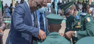 defense-nationale-le-ministre-amadou-kone-invite-les-militaires-a-la-rigueur