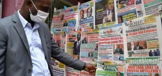 cote-divoire-en-proie-aux-difficultes-economiques-la-presse-se-tourne-vers-internet