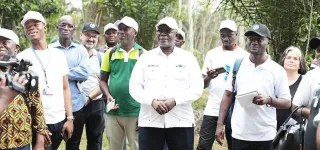 cop-15-la-fao-visite-des-modeles-dagroforesterie-developpes-par-la-sodefor-le-cnra-et-des-cacaoculteurs-a-azaguie