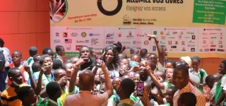 sila-2022-plus-de-100-000-visiteurs-enregistres-pendant-les-cinq-jours-du-salon-une-affluence-record-une-dizaine-de-pays-ont-pris-part-a-cette-12e-edition-avec-une-soixantaine-dexposants