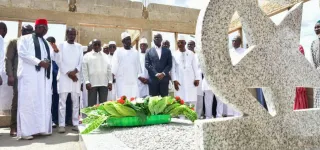 cote-divoire-elu-president-de-lassemblee-nationale-adama-bictogo-se-recueille-sur-les-tombes-de-amadou-gon-hamed-bakayoko-et-amadou-soumahoro