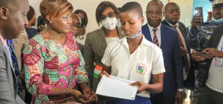 epreuves-ecrites-du-bepc-la-ministre-mariatou-kone-donne-le-top-depart-au-lycee-mamie-houphouet-fetai-de-bingerville