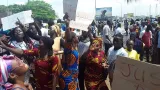 retour de gbagbo en ci des milliers de victimes investissent la place akwaba de port bouet