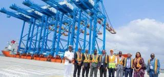 2e-terminal-du-port-autonome-dabidjan-6-nouveaux-portiques-et-7-grues-portiques-a-roues-rtg-receptionnes