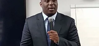 apres-10-annees-dexil-stephane-kipre-sous-le-charme-des-realisations-de-ouattara-le-felicite