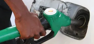 hydrocarbure-le-prix-a-la-pompe-inchange-735fcfa-pour-lessence-et-615-fcfa-pour-le-gasoil