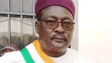 un ministre nigerien sen prend a la junte malienne