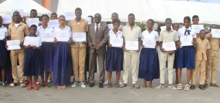 la-mairie-de-yopougon-offre-5000-prises-en-charge-scolaire-aux-eleves-demunis