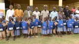 korhogo remise de kits scolaires la fondation tchepe gate 500 eleves de ponvogo