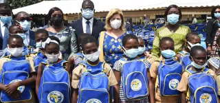 cote-divoire-rentree-scolaire-dominique-ouattara-offre-15-mille-kits-scolaires-aux-eleves-de-cote-divoire
