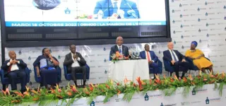 face-a-la-presse-jean-marie-ackah-president-de-la-cgeci-la-dette-interieure-ne-pose-pas-de-probleme