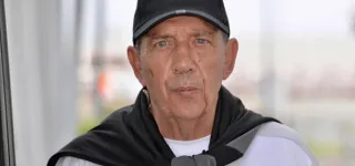 football-elephants-le-coach-jean-louis-gasset-devoile-son-plan-secret-pour-construire-un-collectif