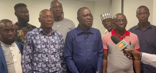 chauffeur-de-taxi-tue-a-yopougon-le-ministre-de-tutelle-aux-cotes-des-transporteurs