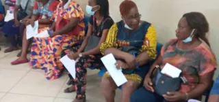cote-divoire-lutte-contre-le-cancer-du-sein-les-femmes-de-linstitut-pasteur-de-cote-divoire-se-font-depister