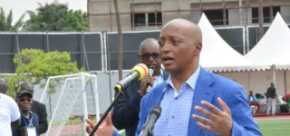 ouverture-du-championnat-de-football-scolaire-ufoa-b-patrice-motsep-le-meilleur-investissement-dans-le-football-cest-dans-le-football-scolaire