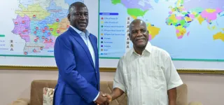 yopougon-candidat-rhdp-a-lelection-municipale-2023-le-reverend-yaye-dion-robert-a-adama-bictogo-vous-etes-un-agent-de-developpement-ce-dont-on-a-beaucoup-besoin