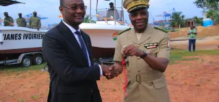 surveillance-maritime-les-douanes-recoivent-du-materiel-de-taille