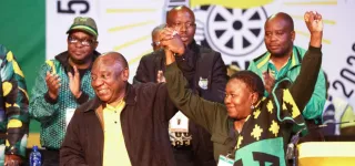 afrique-du-sud-lanc-reconduit-le-president-ramaphosa