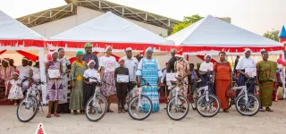 noel-de-lexcellence-a-bouake-69-tableaux-dhonneurs-decernes-aux-meilleurs-eleves-et-3000-cadeaux-offerts-par-amadou-kone-edition-2022