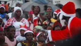 arbre de noel a cocody danho guy roland comble 300 enfants des six villages atchan