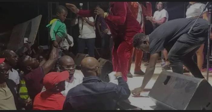 reveillon-de-fin-dannee-2022-kani-vibre-au-son-du-zouglou-avec-vda
