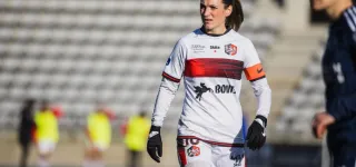 france-fc-fleury-91-lea-le-garrec-la-mere-poule-oubliee-chez-les-bleues