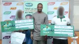 lonaci remise de cheque deux parieurs de pmu empochent 61 100 800 cfa
