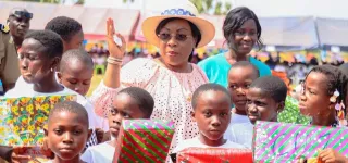 guitry-celebration-de-lexcellence-lhonorable-sylvie-patricia-yao-honore-plus-de-1000-enfants