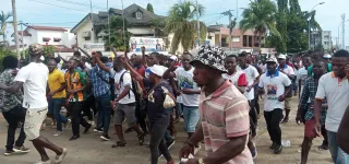 retour-de-gbagbo-en-ci-lambiance-a-son-qg-une-heure-avant-son-arrivee