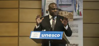 unesco-presentation-dedicace-de-livre-dr-konadje-jai-voulu-rendre-hommage-a-nos-forces-de-defense