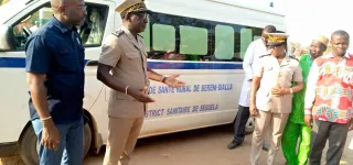 sante-une-ambulance-de-47-millions-de-fcfa-offert-au-centre-de-sante-rural-de-bereni-dialla