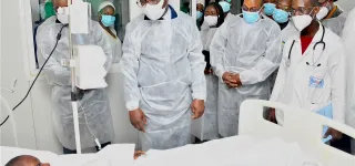 epidemie-a-kpo-kahankro-bouake-le-ministre-pierre-dimba-apporte-le-soutien-du-gouvernement-aux-victimes-et-aux-parents-des-familles-endeuillees