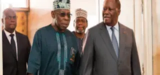 audiences-du-chef-de-letat-olusegun-obasanjo-salue-le-leadership-du-president-ouattara